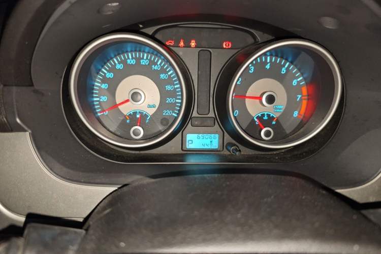 Used Buick Excelle 2013 1.5L Automatic Classic Model Odometer Close Up