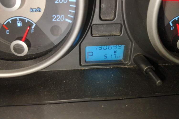 Used Buick Excelle 2013 1.5L Automatic Classic Model Odometer Close Up