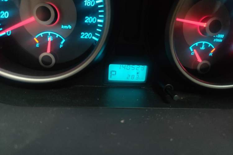 Used Buick Excelle 2013 1.5L Automatic Classic Model Odometer Close Up