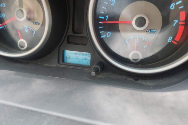 Used Buick Excelle 2013 1.5L Automatic Classic Model Odometer Close Up