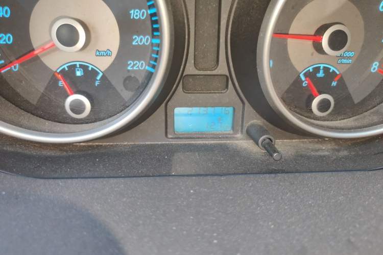 Used Buick Excelle 2013 1.5L Manual Luxury Model Odometer Close Up