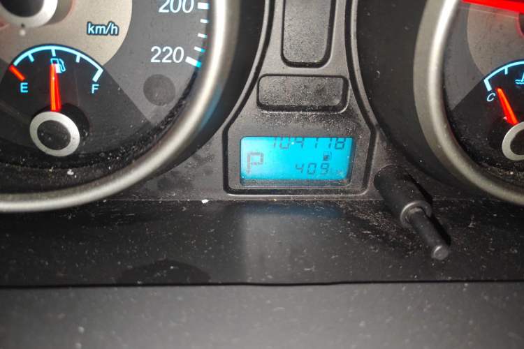 Used Buick Excelle 2013 1.5L Automatic Classic Model Odometer Close Up