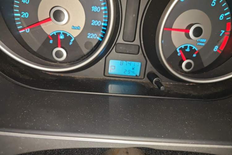 Used Buick Excelle 2013 1.5L Automatic Classic Model Odometer Close Up