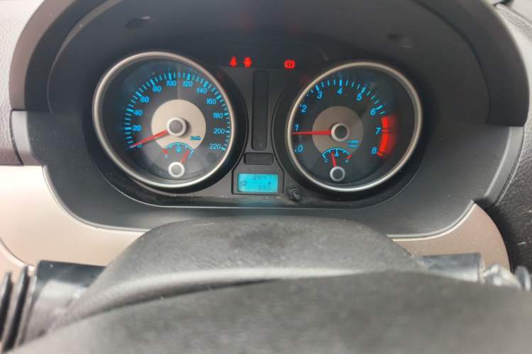 Used Buick Excelle 2013 1.5L Automatic Classic Model Odometer Close Up