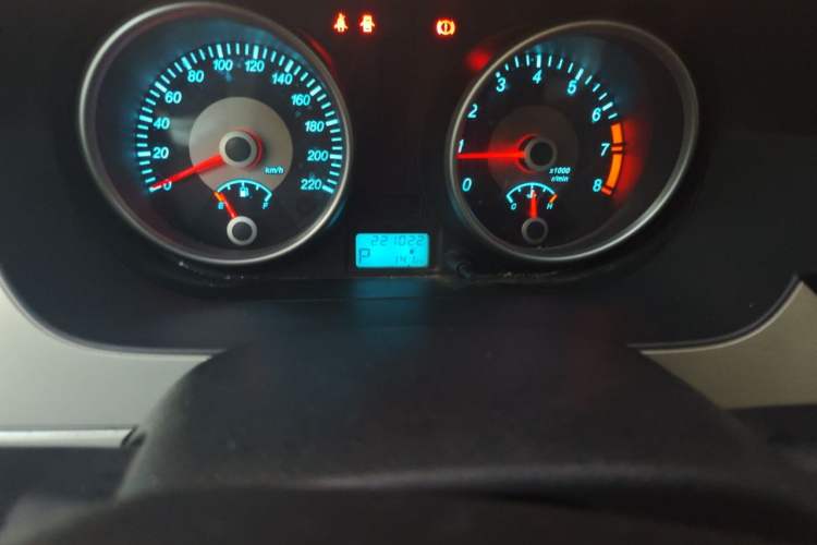 Used Buick Excelle 2013 1.5L Automatic Classic Model Odometer Close Up