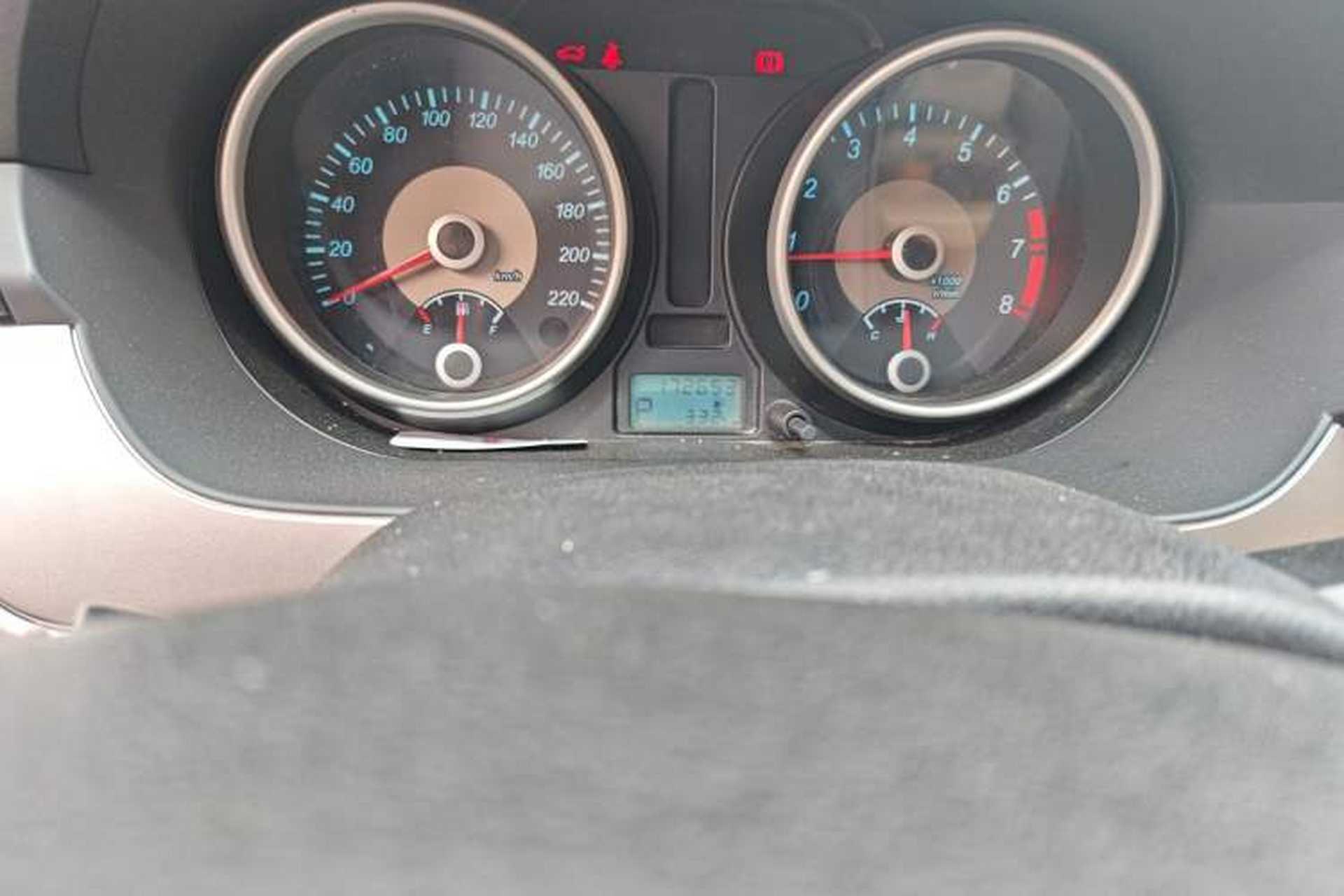 Used Buick Excelle 2013 1.5L Automatic Classic Model Odometer Close Up