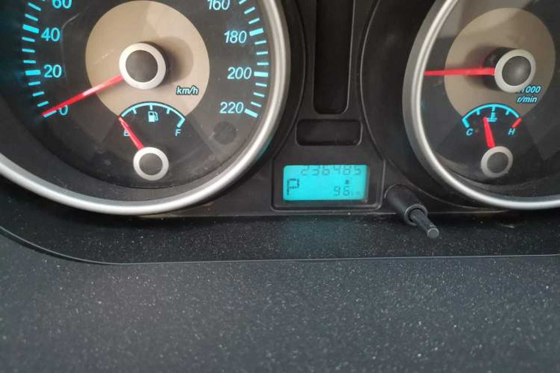 Used Buick Excelle 2013 1.5L Automatic Classic Model Odometer Close Up