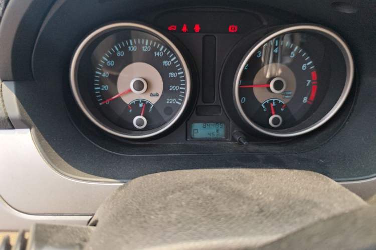 Used Buick Excelle 2013 1.5L Automatic Classic Model Odometer Close Up