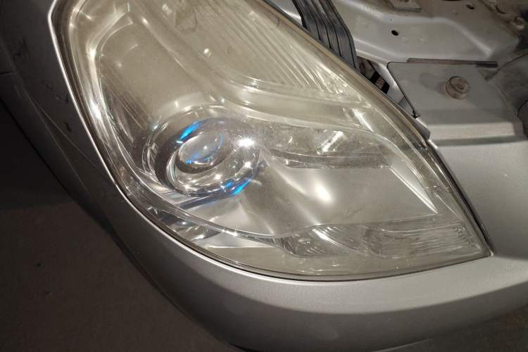 Used Buick Excelle 2013 1.5L Automatic Classic Model Right Front Headlight