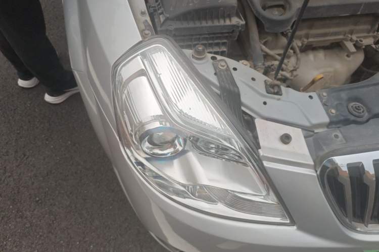 Used Buick Excelle 2013 1.5L Manual Luxury Model Right Front Headlight