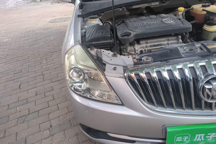 Used Buick Excelle 2013 1.5L Automatic Classic Model Right Front Headlight