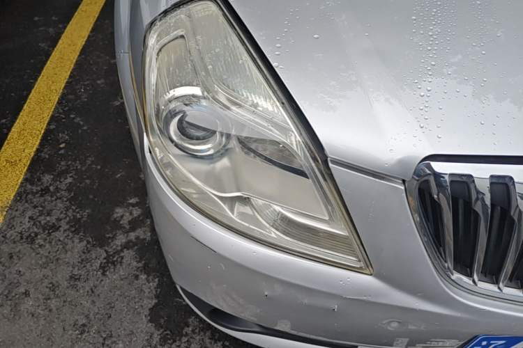 Used Buick Excelle 2013 1.5L Automatic Classic Model Right Front Headlight