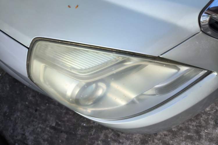 Used Buick Excelle 2013 1.5L Automatic Classic Model Right Front Headlight