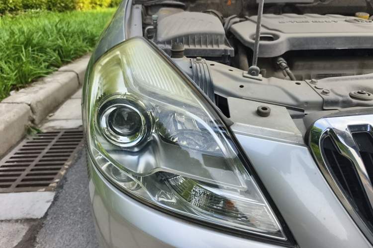 Used Buick Excelle 2013 1.5L Automatic Classic Model Right Front Headlight