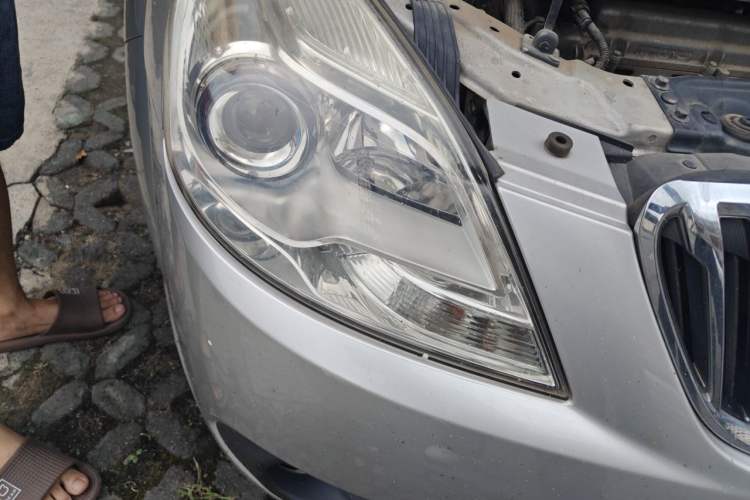 Used Buick Excelle 2013 1.5L Manual Classic Model Right Front Headlight