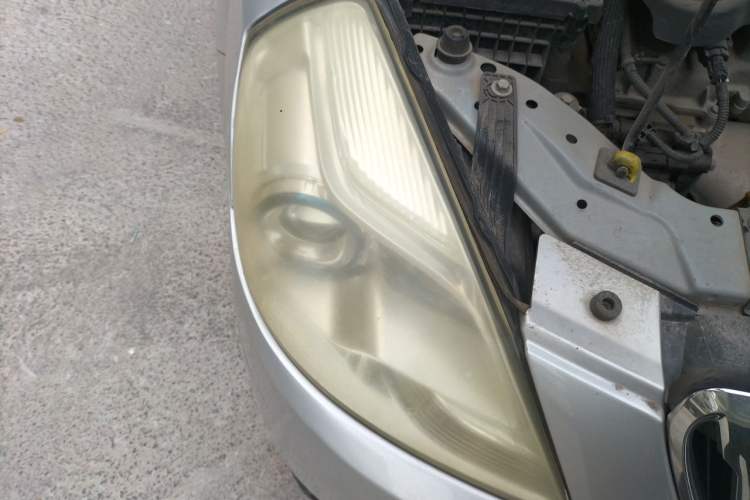 Used Buick Excelle 2013 1.5L Automatic Classic Model Right Front Headlight