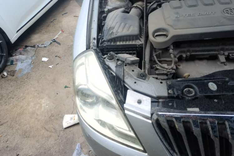 Used Buick Excelle 2013 1.5L Automatic Classic Model Right Front Headlight