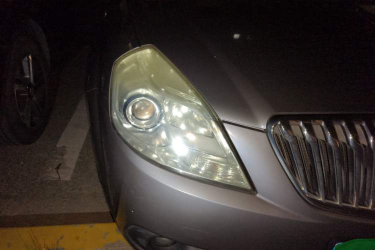 Used Buick Excelle 2013 1.5L Manual Luxury Model Right Front Headlight