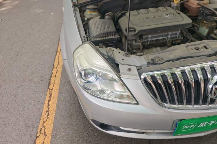 Used Buick Excelle 2013 1.5L Automatic Classic Model Right Front Headlight