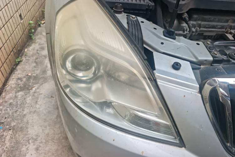 Used Buick Excelle 2013 1.5L Automatic Classic Model Right Front Headlight