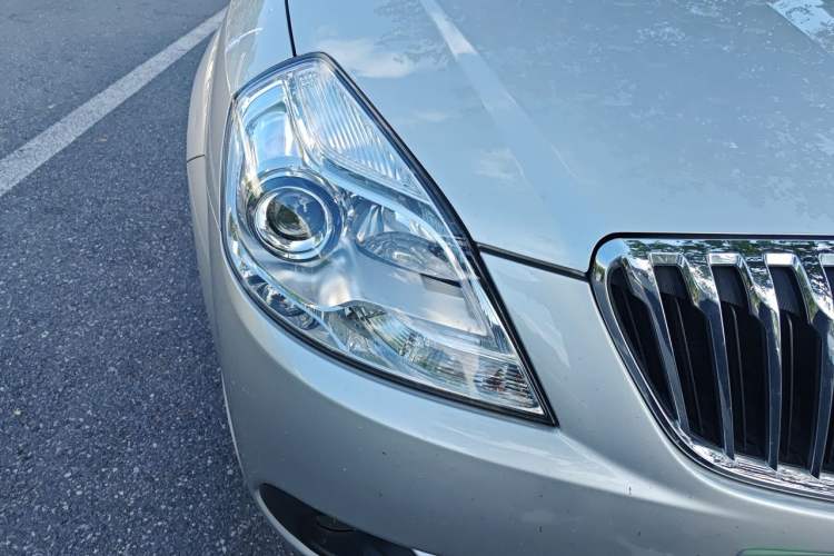 Used Buick Excelle 2013 1.5L Automatic Classic Model Right Front Headlight