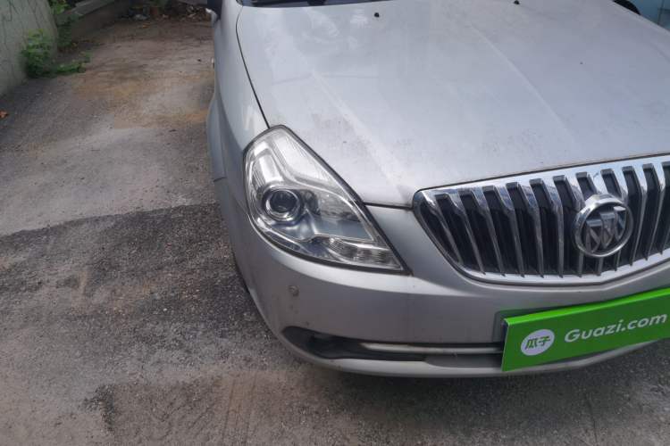 Used Buick Excelle 2013 1.5L Automatic Classic Model Right Front Headlight
