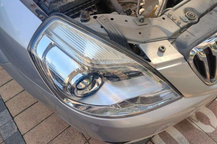 Used Buick Excelle 2013 1.5L Automatic Classic Model Right Front Headlight