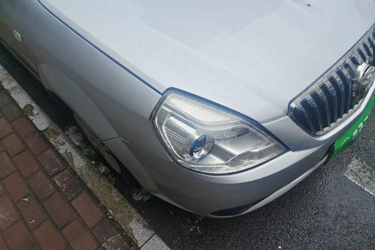 Used Buick Excelle 2013 1.5L Automatic Classic Model Right Front Headlight
