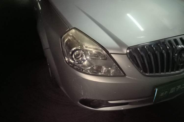 Used Buick Excelle 2013 1.5L Automatic Classic Model Right Front Headlight