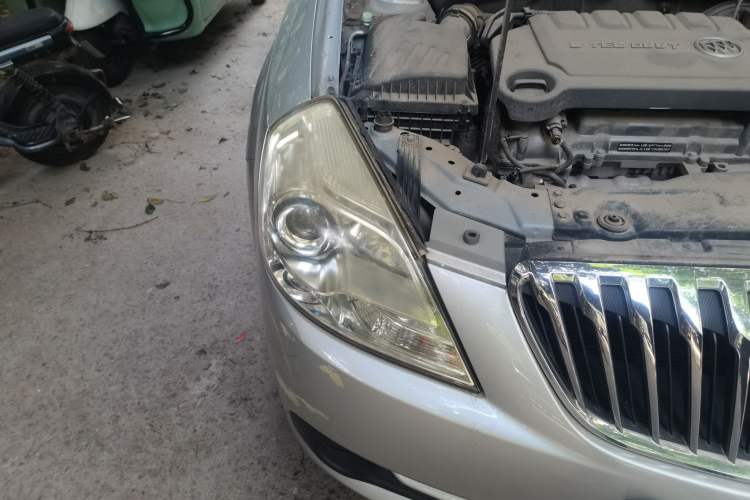 Used Buick Excelle 2013 1.5L Automatic Classic Model Right Front Headlight