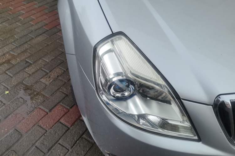 Used Buick Excelle 2013 1.5L Automatic Classic Model Right Front Headlight