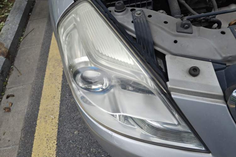 Used Buick Excelle 2013 1.5L Automatic Classic Model Right Front Headlight