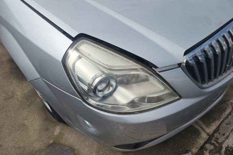 Used Buick Excelle 2013 1.5L Automatic Classic Model Right Front Headlight