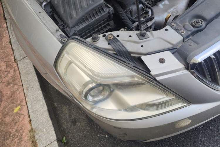 Used Buick Excelle 2013 1.5L Automatic Classic Model Right Front Headlight