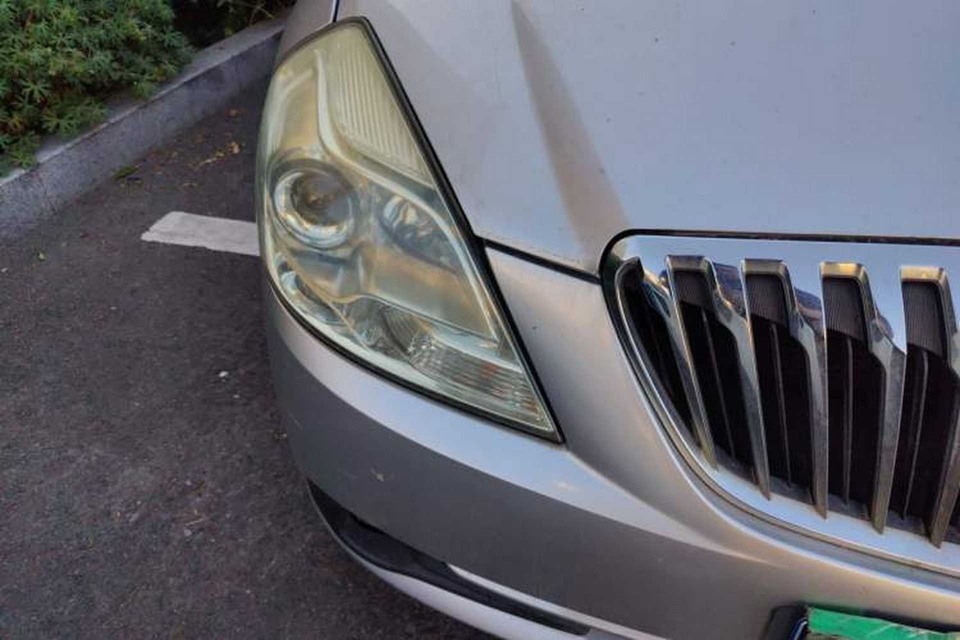 Used Buick Excelle 2013 1.5L Automatic Classic Model Right Front Headlight