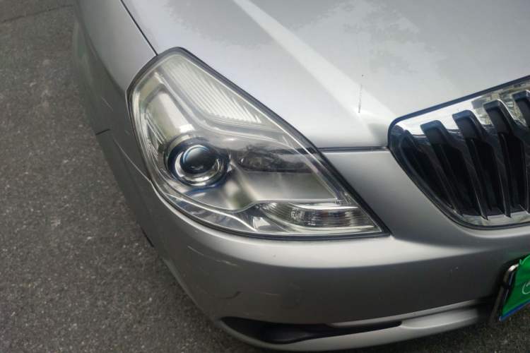 Used Buick Excelle 2013 1.5L Automatic Luxury Model Right Front Headlight