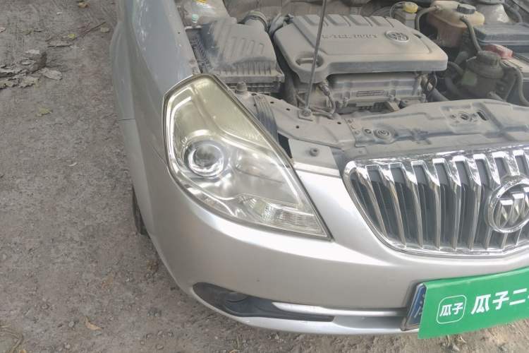 Used Buick Excelle 2013 1.5L Automatic Classic Model Right Front Headlight