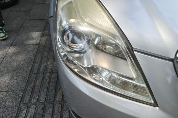 Used Buick Excelle 2013 1.5L Automatic Classic Model Right Front Headlight
