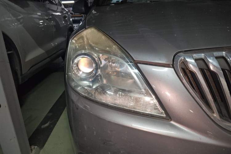 Used Buick Excelle 2013 1.5L Automatic Classic Model Right Front Headlight