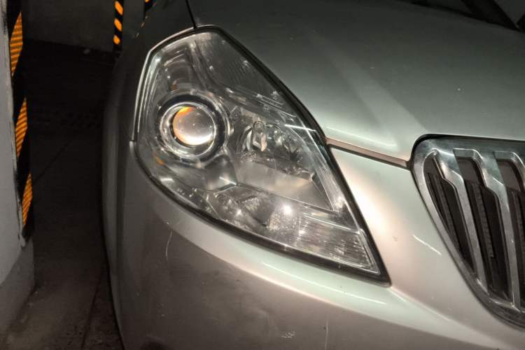 Used Buick Excelle 2013 1.5L Automatic Classic Model Right Front Headlight
