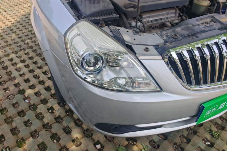 Used Buick Excelle 2013 1.5L Manual Classic Model Right Front Headlight