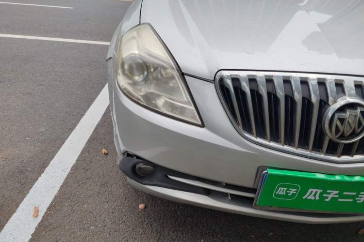 Used Buick Excelle 2013 1.5L Automatic Classic Model Right Front Headlight