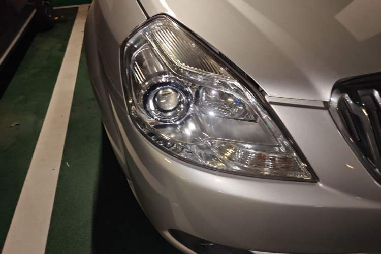 Used Buick Excelle 2013 1.5L Automatic Classic Model Right Front Headlight