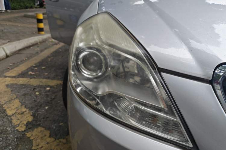 Used Buick Excelle 2013 1.5L Manual Classic Model Right Front Headlight
