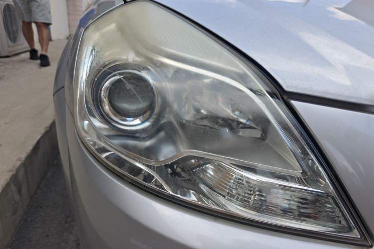 Used Buick Excelle 2013 1.5L Automatic Classic Model Right Front Headlight