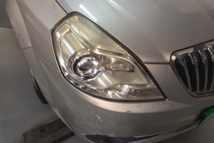 Used Buick Excelle 2013 1.5L Automatic Classic Model Right Front Headlight