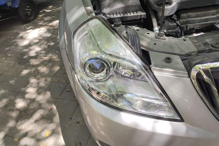 Used Buick Excelle 2013 1.5L Automatic Classic Model Right Front Headlight