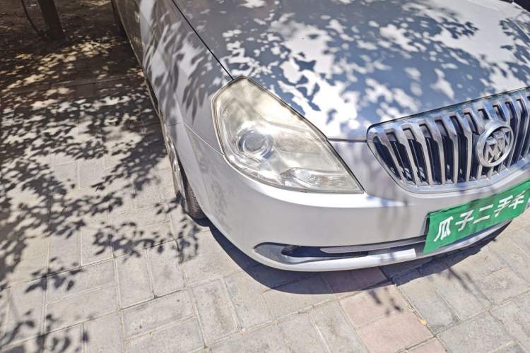Used Buick Excelle 2013 1.5L Automatic Classic Model Right Front Headlight