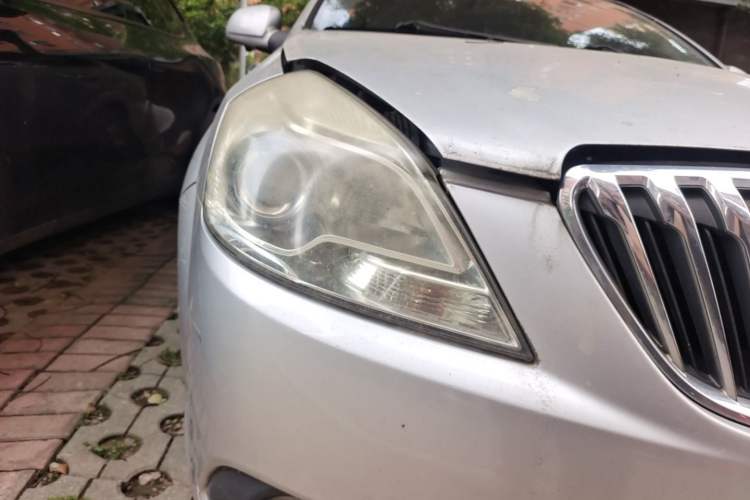 Used Buick Excelle 2013 1.5L Automatic Classic Model Right Front Headlight