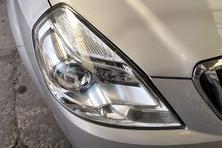 Used Buick Excelle 2013 1.5L Automatic Classic Model Right Front Headlight